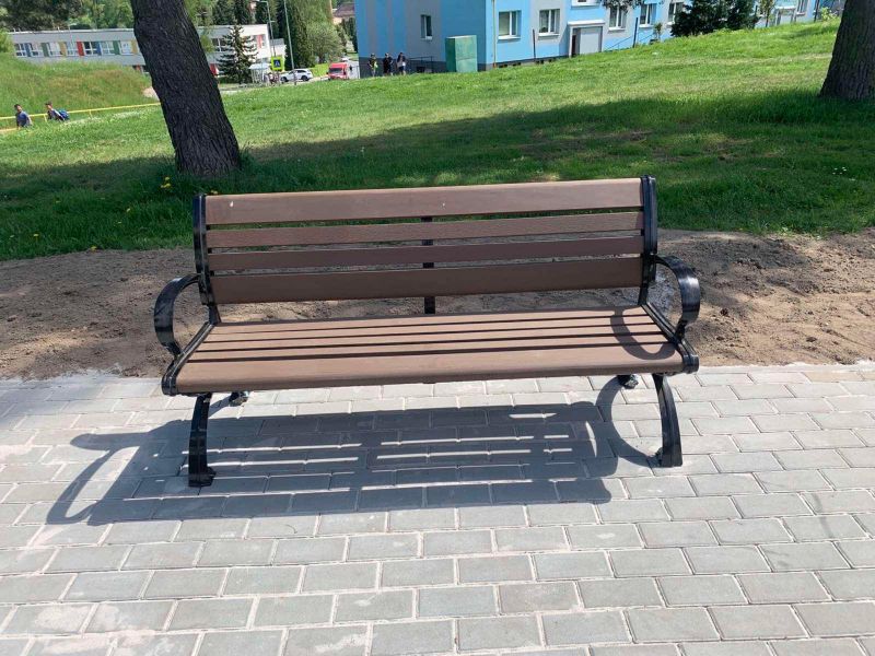 Lavička 1